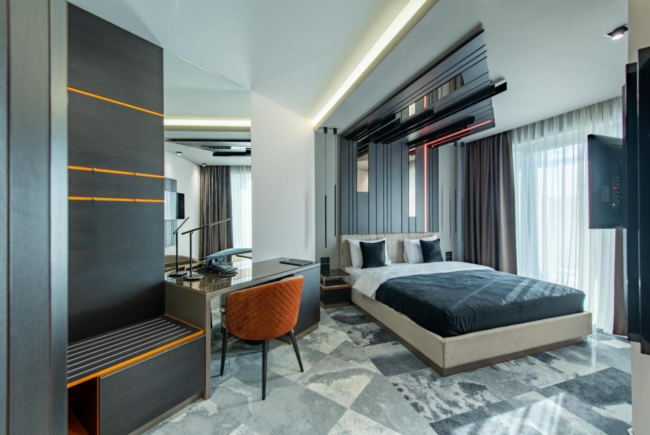 Hotel Zeneva Lux Kragujevac Luaran gambar