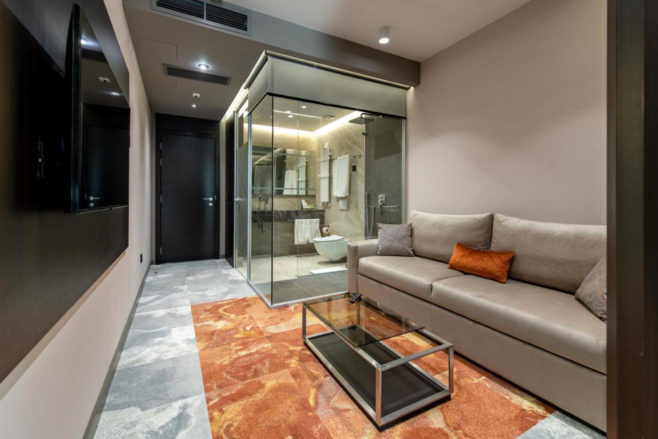 Hotel Zeneva Lux Kragujevac Luaran gambar