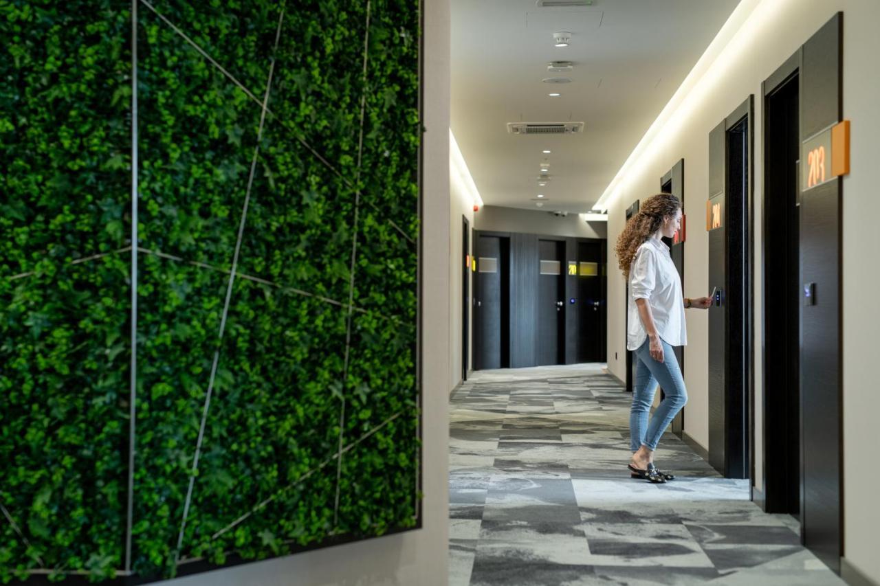 Hotel Zeneva Lux Kragujevac Luaran gambar