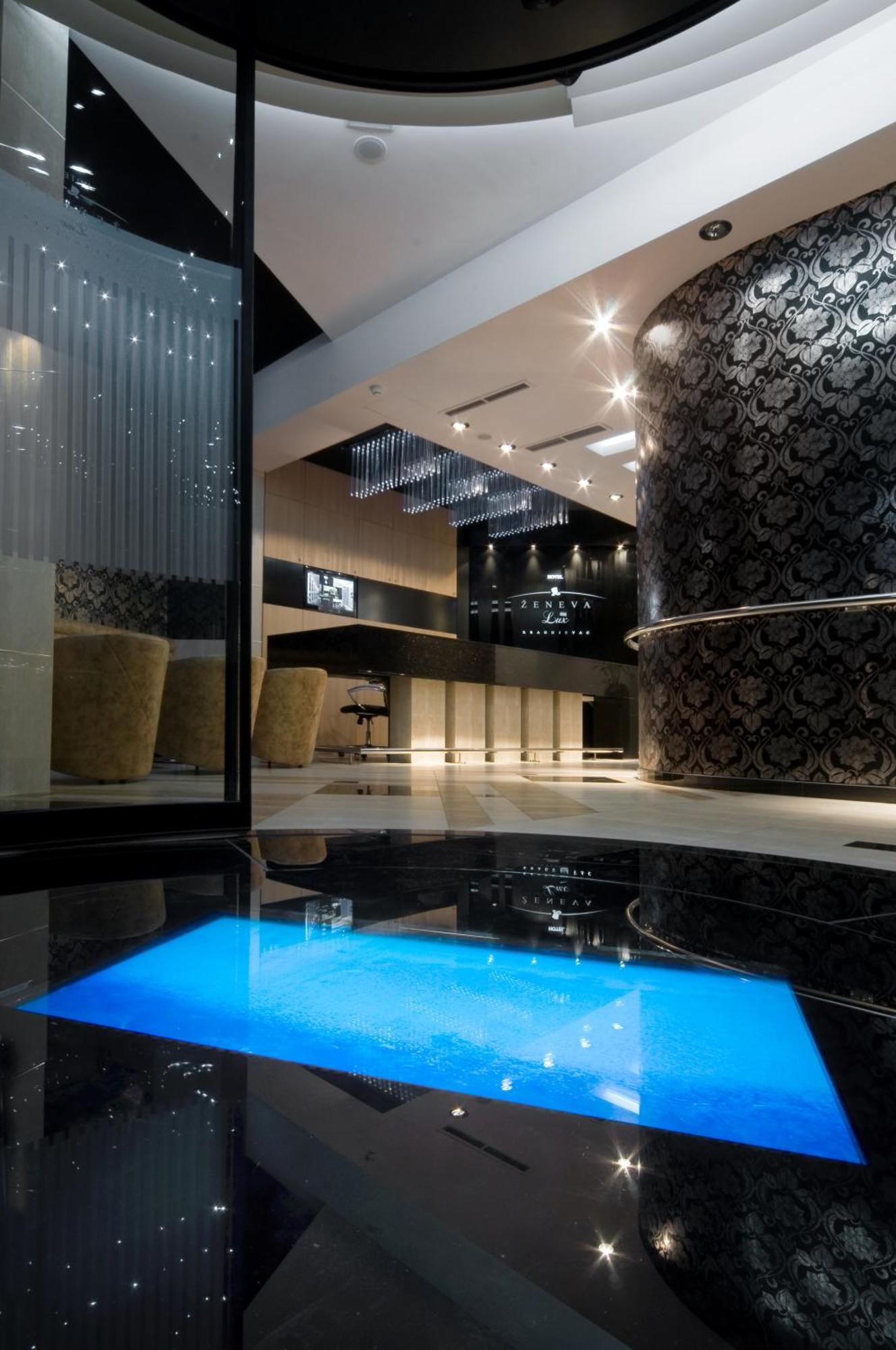 Hotel Zeneva Lux Kragujevac Luaran gambar