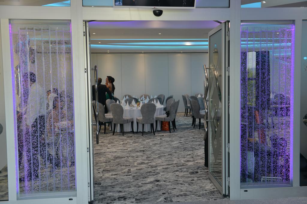 Hotel Zeneva Lux Kragujevac Luaran gambar
